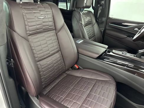 Used 2023 Cadillac Escalade Sport Platinum w/ LPO, ONYX Package AWD/4WD image 37