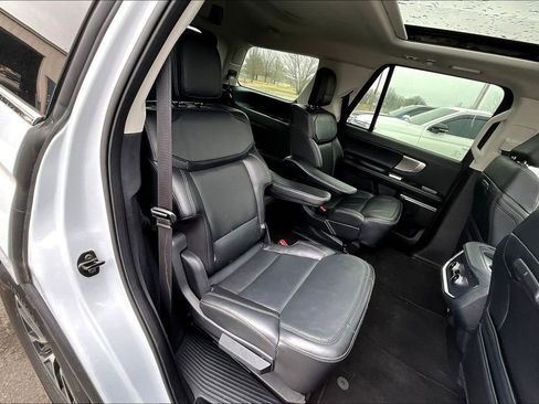 Used 2025 Ford Expedition Platinum AWD/4WD image 28