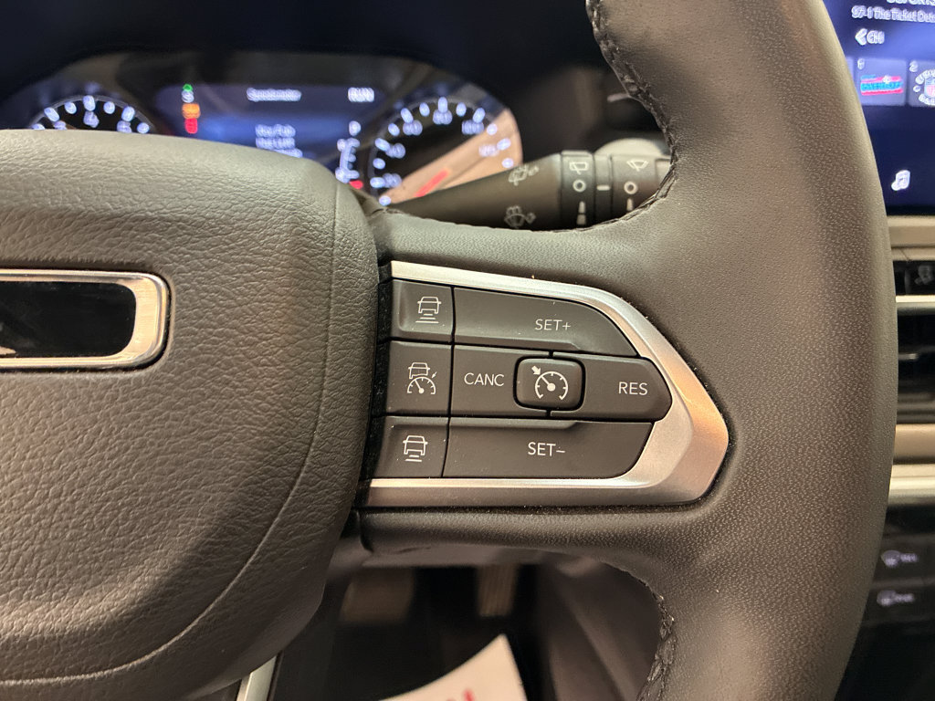 Used 2025 Jeep Compass Limited AWD/4WD image 23