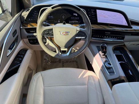 Used 2023 Cadillac Escalade Sport Platinum image 4