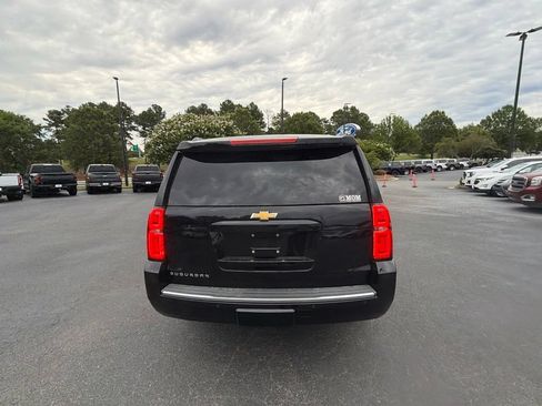 Used 2015 Chevrolet Suburban LTZ RWD image 18