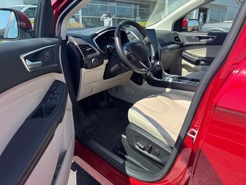 Used 2021 Ford Edge Titanium w/ Class II Trailer Tow Package image 16