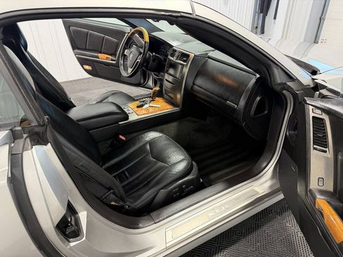 Used 2004 Cadillac XLR RWD image 13