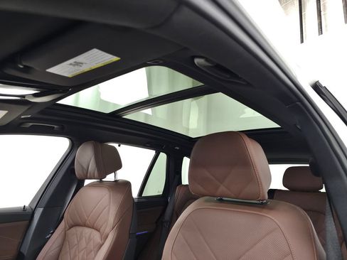 Certified 2023 BMW X5 xDrive40i w/ Luxury Seating Package AWD/4WD image 17
