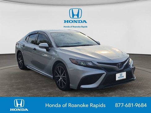 Used 2022 Toyota Camry SE FWD image 7