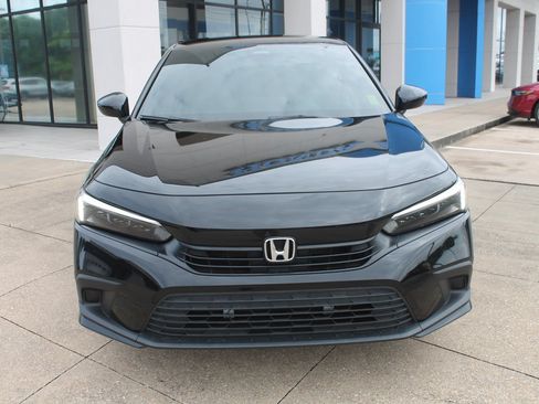 Used 2023 Honda Civic Sport image 2