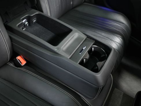 Used 2020 Bentley Flying Spur W12 image 98