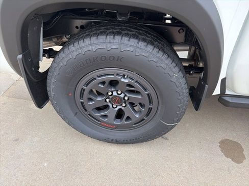 New 2026 Nissan Frontier PRO-4X w/ Pro-4x Convenience Package image 4