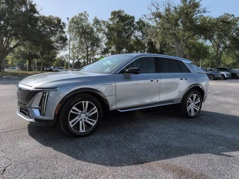 Used 2024 Cadillac Lyriq Tech RWD image 8