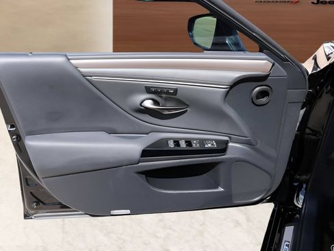 Used 2024 Lexus ES 350 F Sport w/ Accessory Package (Z2) FWD image 11
