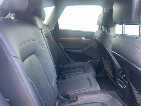 Used 2022 Audi Q5 2.0T Premium w/ Convenience Package AWD/4WD image 7