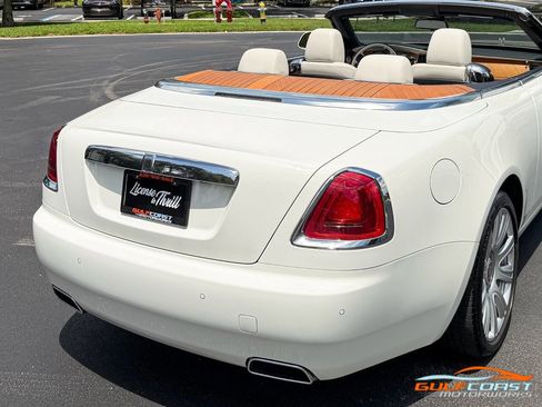 Used 2017 Rolls-Royce Dawn RWD image 59