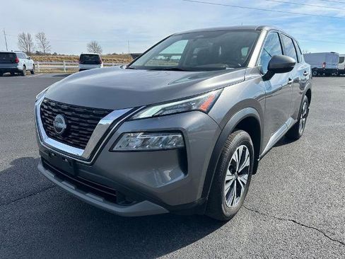 Used 2023 Nissan Rogue SV image 4