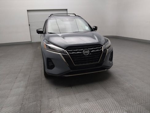 Used 2021 Nissan Kicks SR w/ SR Premium Package FWD image 14