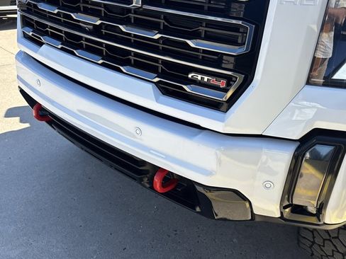 Used 2024 GMC Sierra 2500 AT4 w/ AT4 Premium Plus Package AWD/4WD image 12