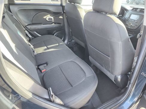 Used 2017 Kia Soul + FWD image 16