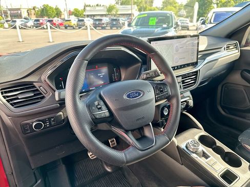 Used 2024 Ford Escape ST-Line w/ Tech Pack #1 AWD/4WD image 10