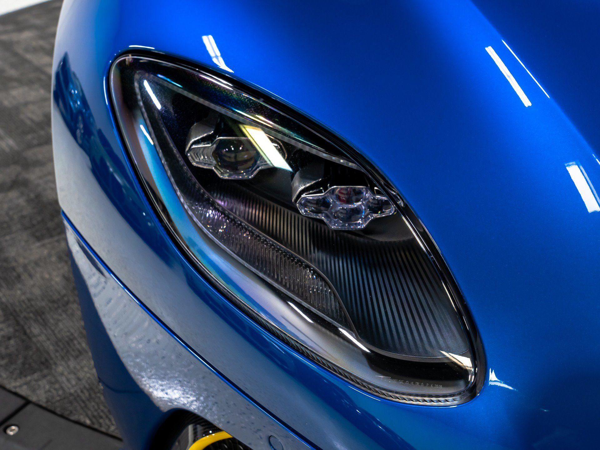 Used 2023 Aston Martin DBS Coupe RWD image 15