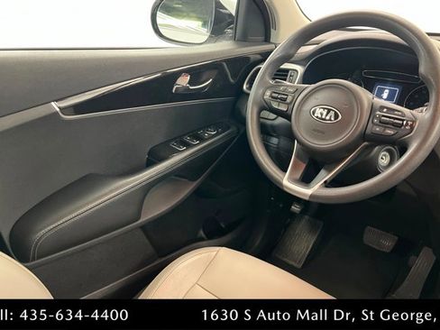 Used 2016 Kia Sorento LX image 11