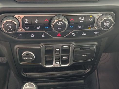 Used 2022 Jeep Wrangler Unlimited Sport AWD/4WD image 20