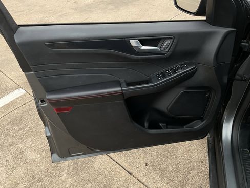 Used 2023 Ford Escape ST-Line image 12