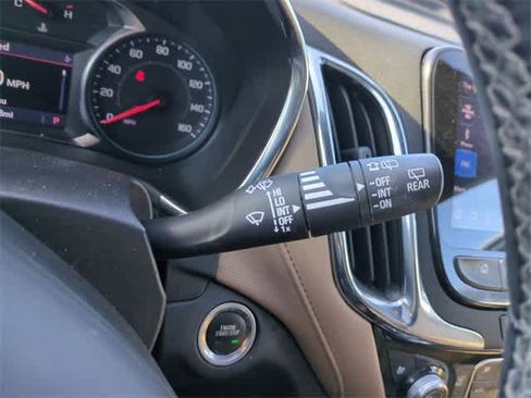 Used 2023 Chevrolet Equinox Premier image 27