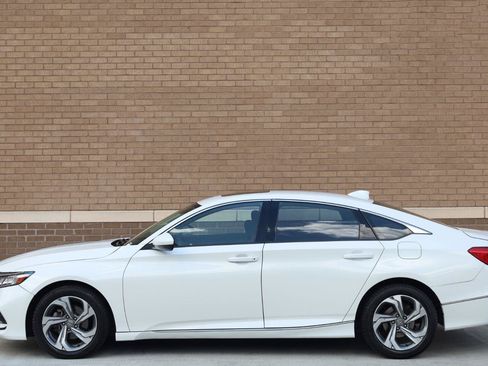 Used 2019 Honda Accord EX image 2