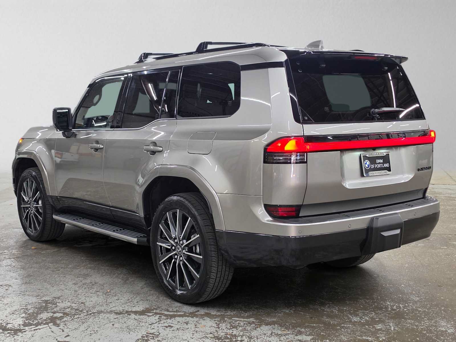 Used 2024 Lexus GX 550 w/ Cold Area Package AWD/4WD image 5