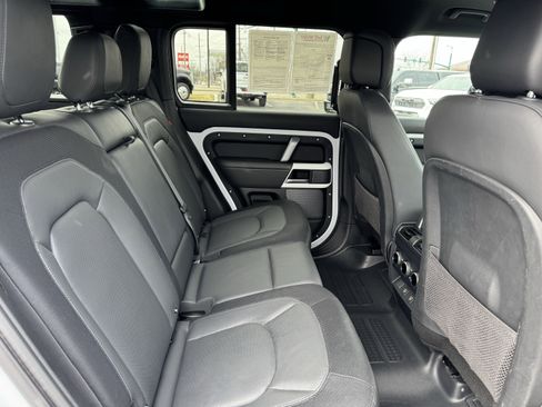 Used 2023 Land Rover Defender 110 X-Dynamic SE image 34
