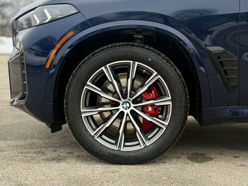 New 2026 BMW X5 xDrive40i w/ M Sport Package AWD/4WD image 2