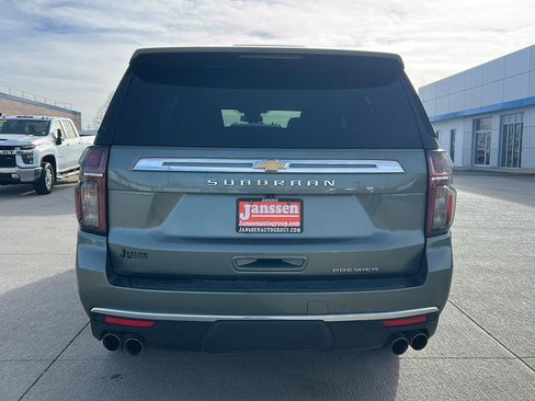 Used 2023 Chevrolet Suburban Premier image 7