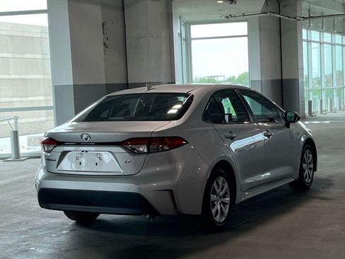 Used 2025 Toyota Corolla LE FWD image 11
