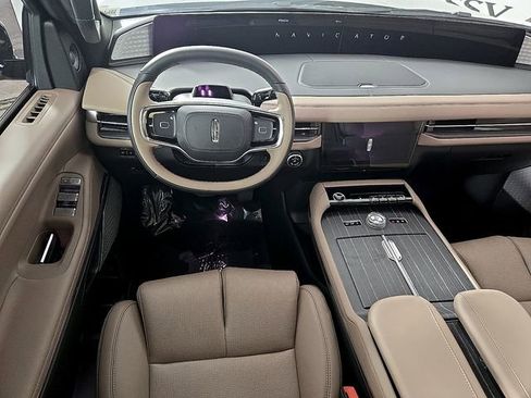 New 2026 Lincoln Navigator Black Label AWD/4WD image 11