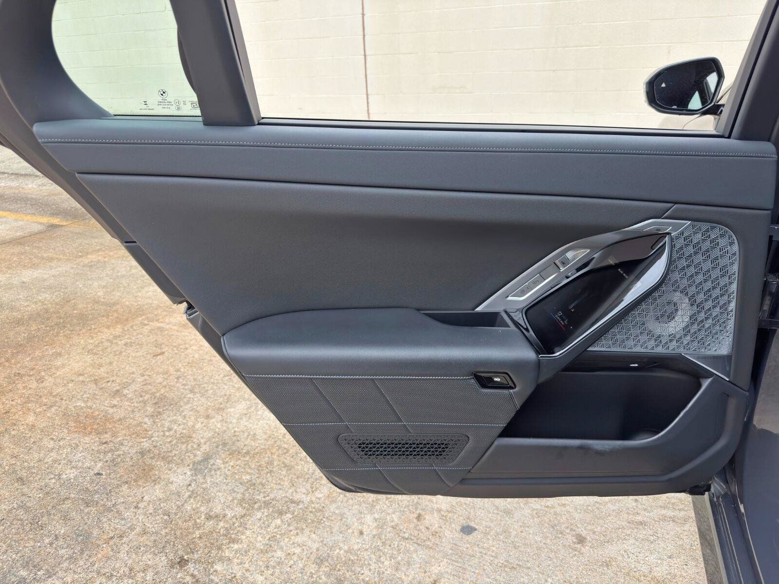 Used 2024 BMW i7 eDrive50 w/ M Sport Package RWD image 58
