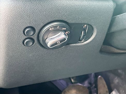 Used 2017 MINI Cooper 4-Door Hardtop image 10