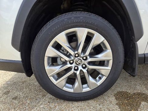 Used 2021 Toyota RAV4 Limited AWD/4WD image 29