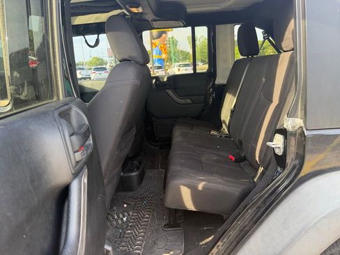 Used 2018 Jeep Wrangler Unlimited Sport S image 7