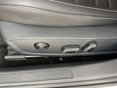 Used 2024 Volkswagen Jetta SE FWD image 22