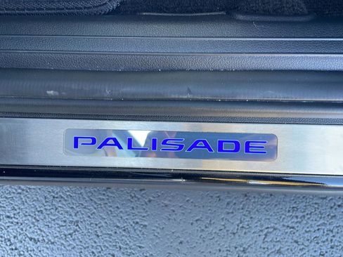 Used 2025 Hyundai Palisade SEL FWD image 13