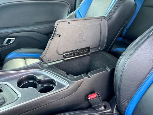 Used 2018 Dodge Challenger R/T RWD image 20
