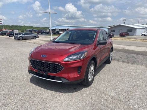Used 2022 Ford Escape SE image 2