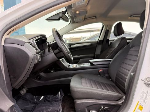 Used 2020 Ford Fusion SE FWD image 13