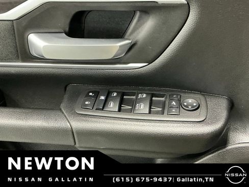 Used 2023 RAM 1500 Big Horn AWD/4WD image 40
