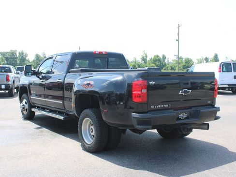 Used 2017 Chevrolet Silverado 3500 LTZ w/ Duramax Plus Package AWD/4WD image 7