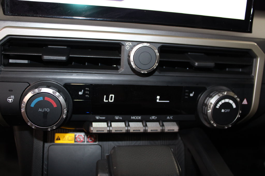 Used 2024 Toyota Tacoma TRD Sport w/ TRD Sport Upgrade Package AWD/4WD image 45