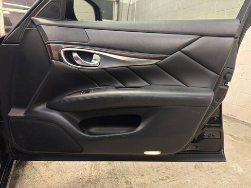 Used 2015 INFINITI Q70 3.7 image 21