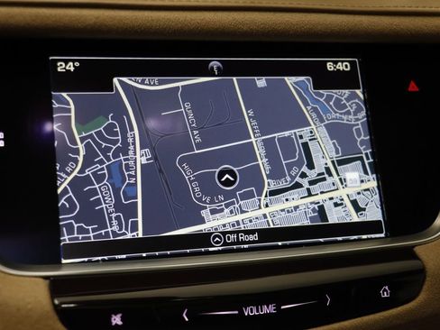 Used 2018 Cadillac XT5 Platinum w/ Driver Assist Package image 8