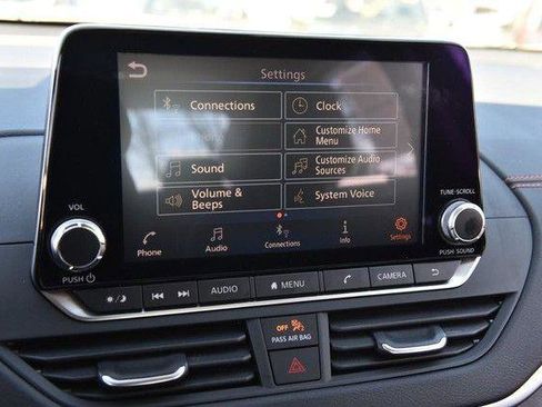 Used 2020 Nissan Altima 2.5 SR w/ Premium Package image 14