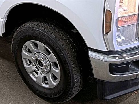 Used 2024 Ford F350 XLT w/ FX4 Off-Road Package AWD/4WD image 7