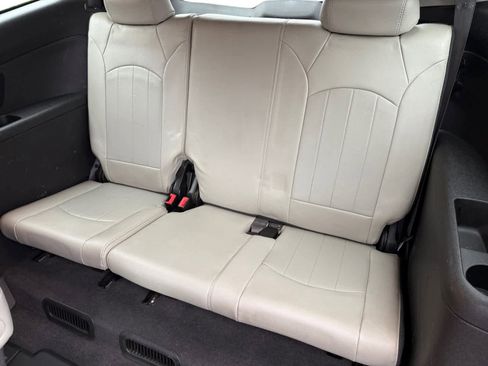 Used 2012 Chevrolet Traverse LTZ image 12